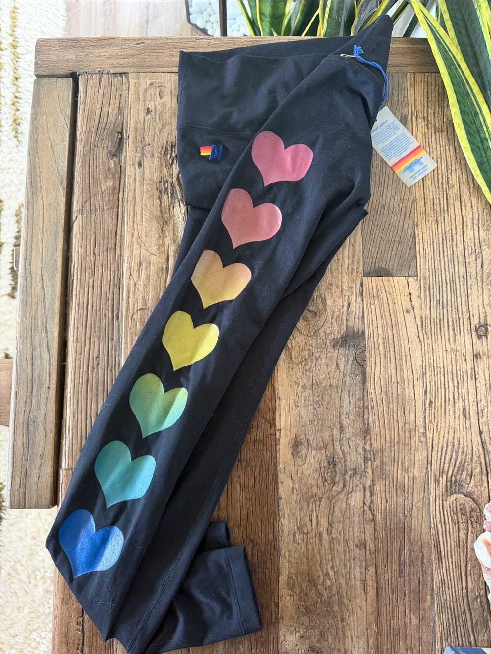 NWT_Aviator Nation Rainbow Heart Leggings Black & Multicolor_XS